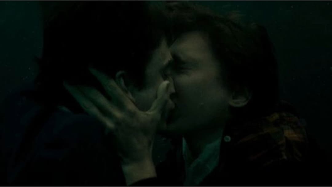 Людина — швейцарський ніж backdrop 11