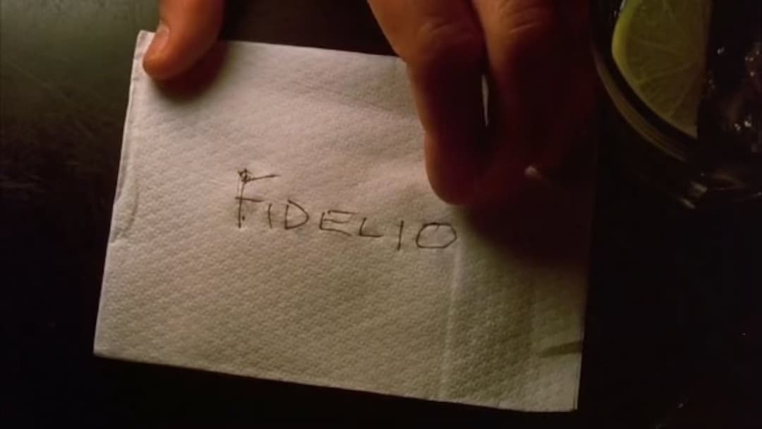 Із широко заплющеними очима backdrop 18