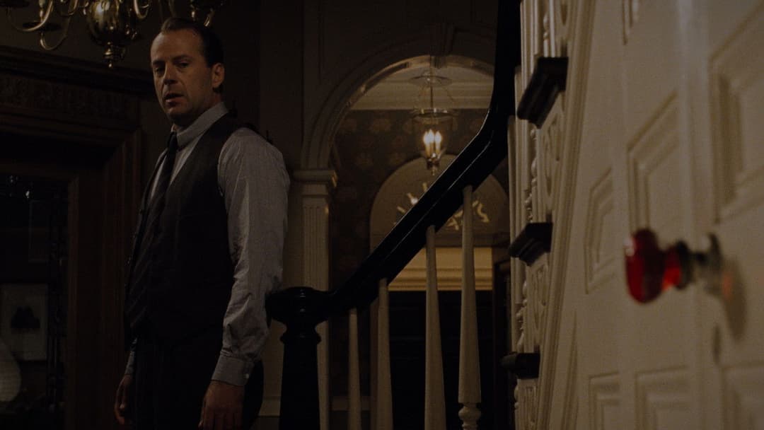 Шосте відчуття backdrop 17