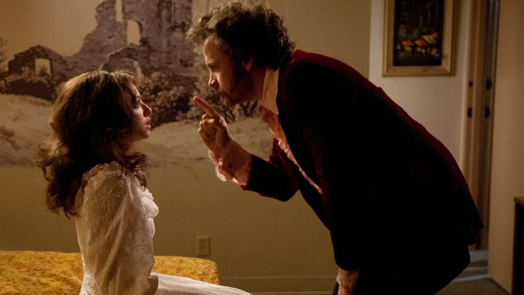 Лавлейс backdrop 9