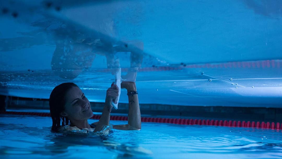 12 Feet Deep - Gefangen im Wasser backdrop 19