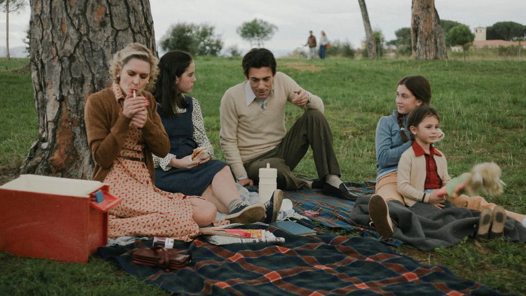 Berlinguer: La grande ambizione backdrop 7