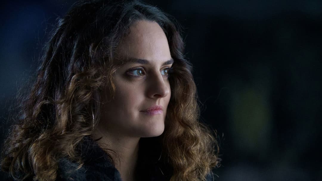 L'Innocent backdrop 2