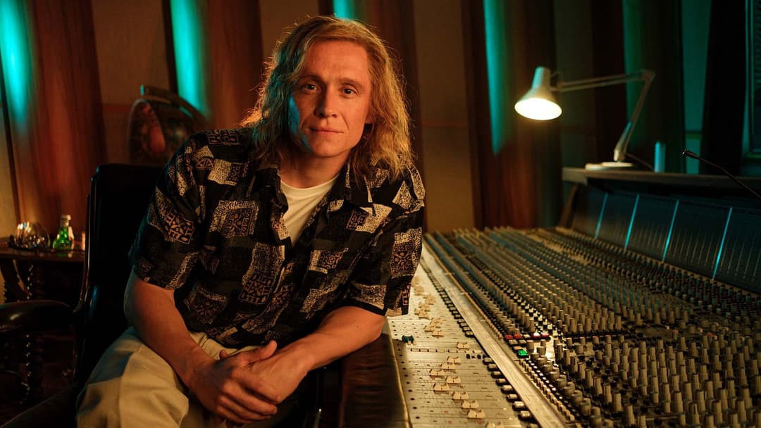 Girl You Know It's True backdrop 10