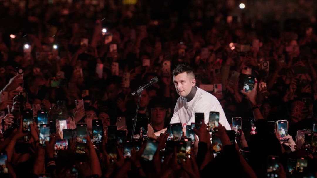 Twenty One Pilots: More Than We Ever Imagined backdrop 2