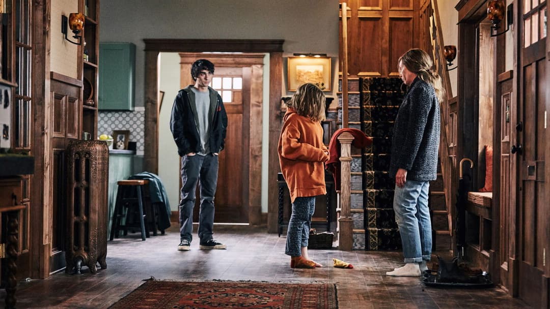 Hereditary backdrop 15