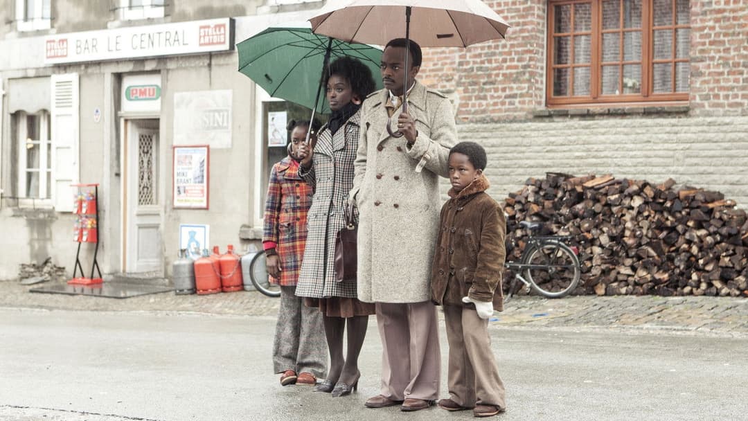 Bienvenue à Marly-Gomont backdrop 6