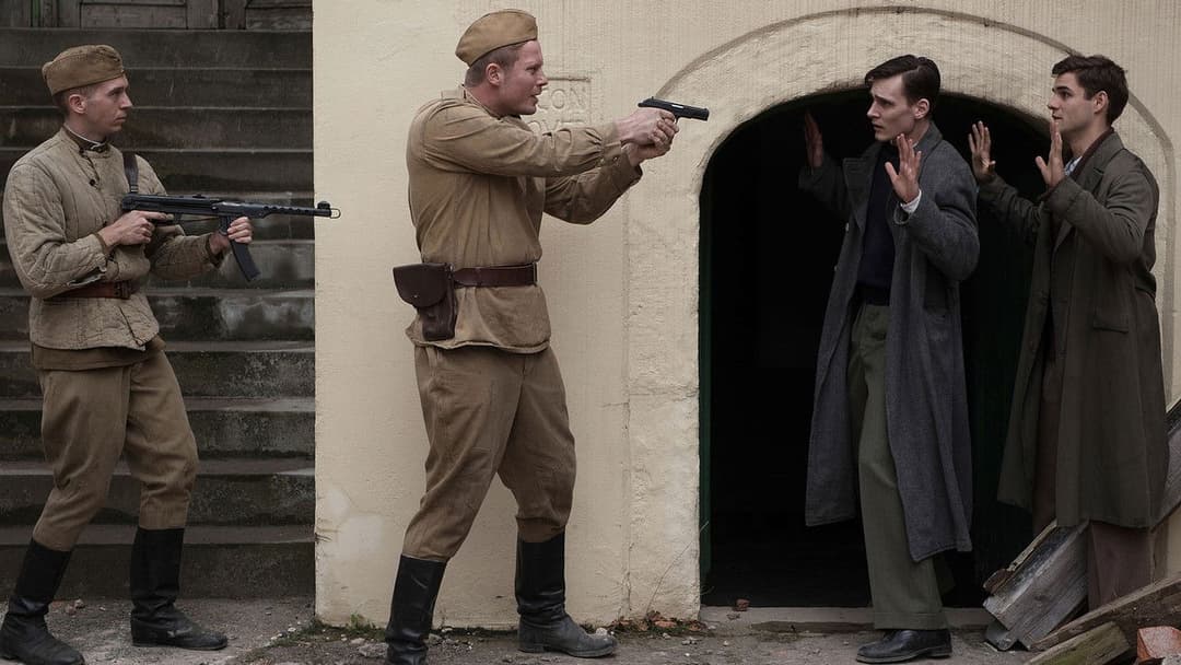 Die Unsichtbaren backdrop 11