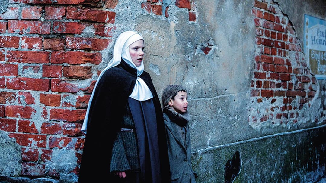 Die Unschuldigen backdrop 3