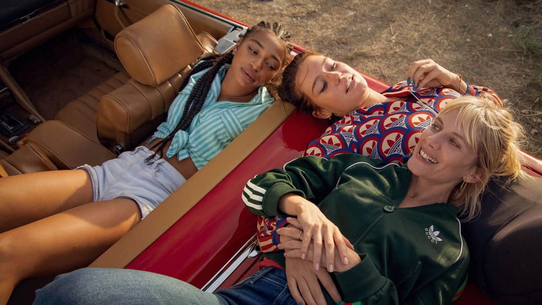 Злодійки backdrop 8