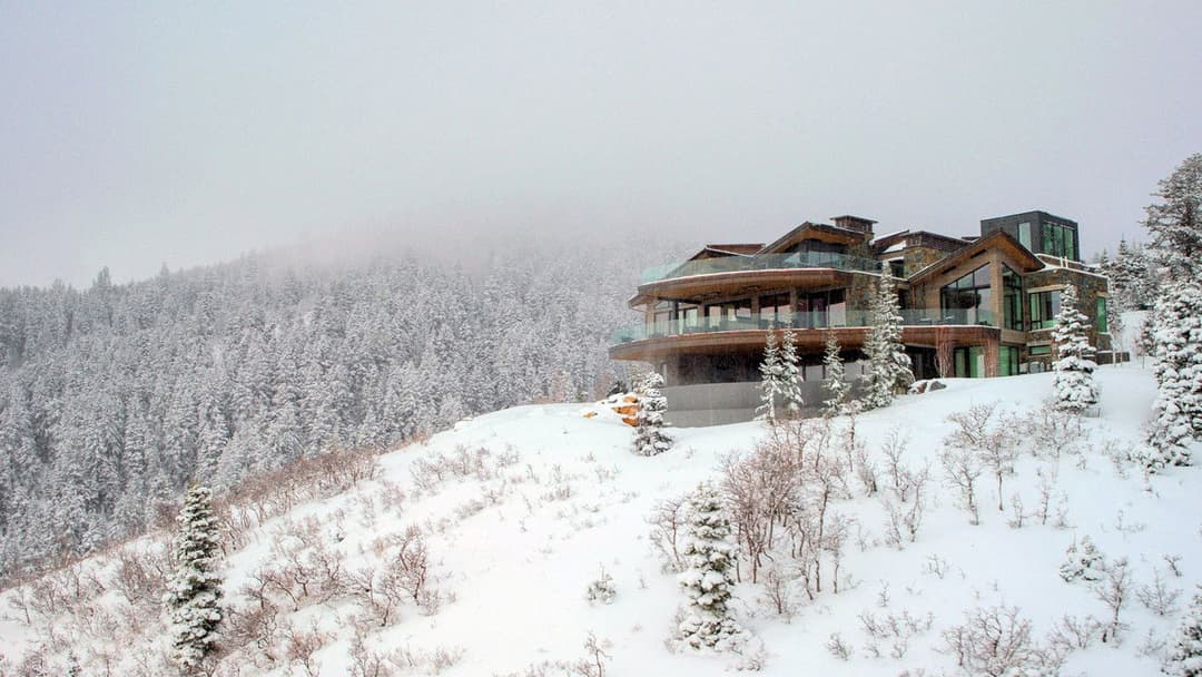 Mountainhead - Gipfel der Macht backdrop 19