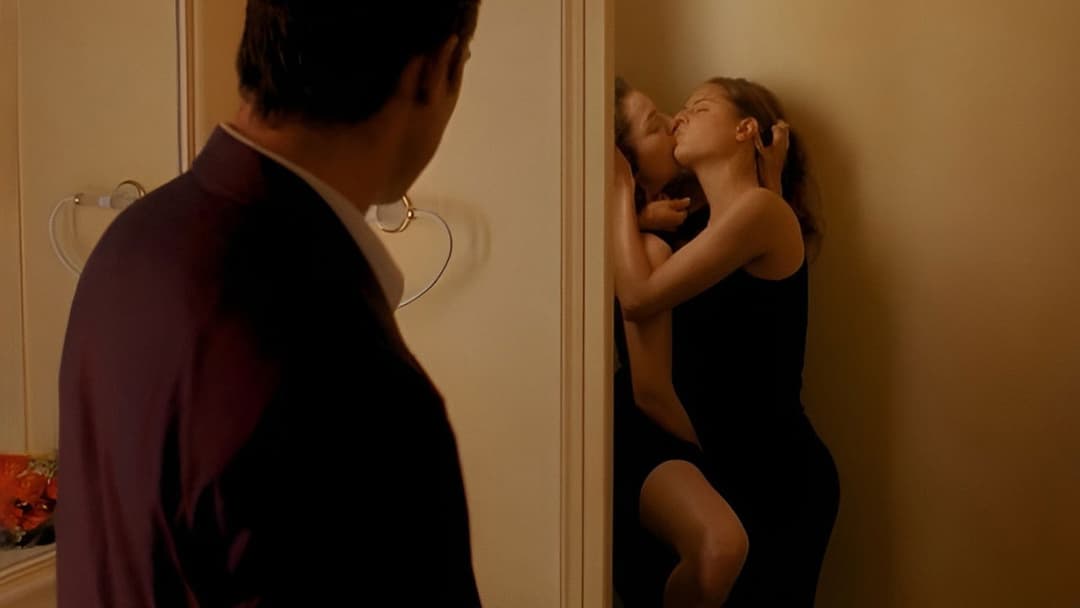 Таємні пристрасті backdrop 1