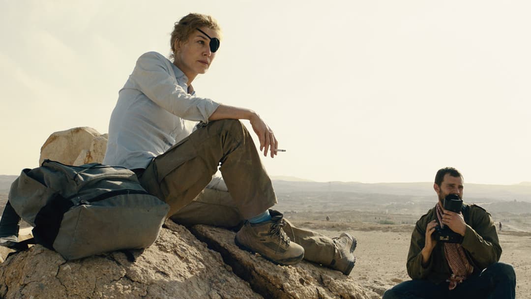 A Private War backdrop 16