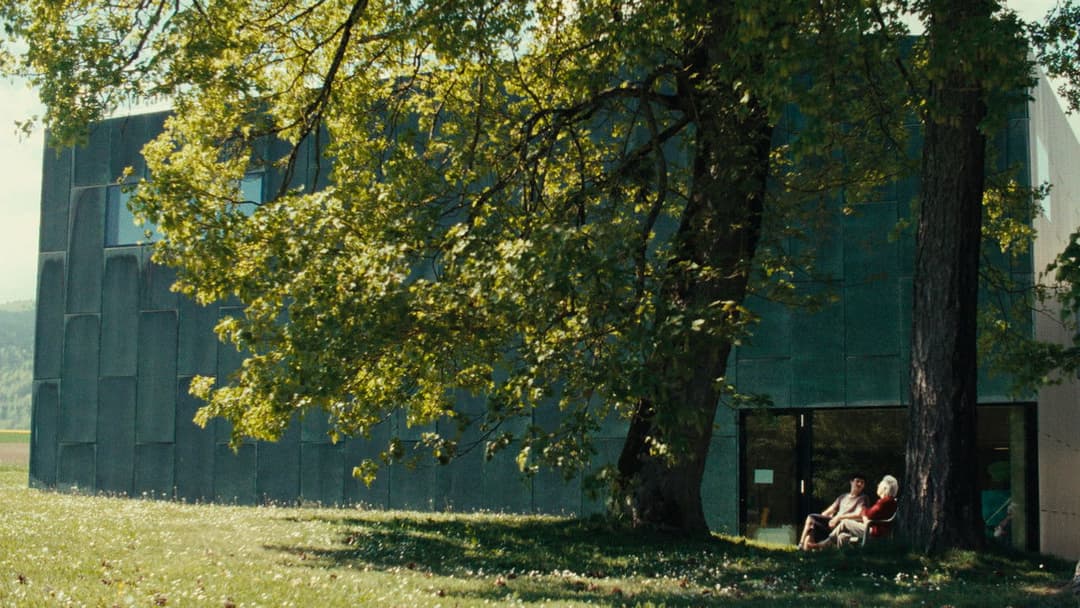 Bei Madame Favre backdrop 1