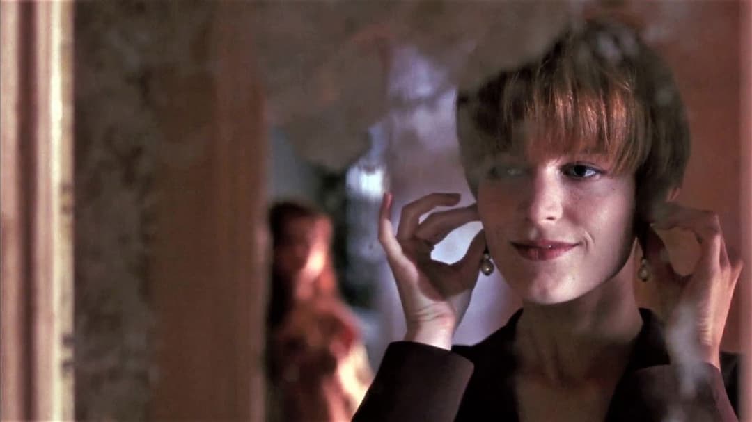 Самотня біла жінка backdrop 13