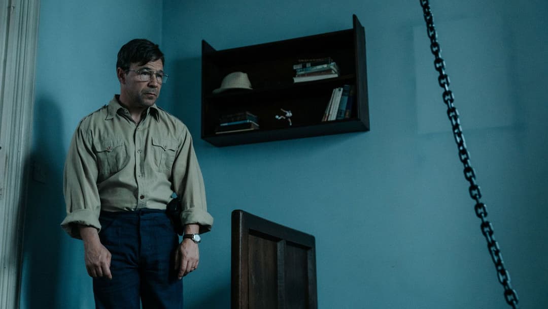 The Good Boy backdrop 6