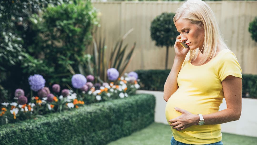 The Ones Below backdrop 4