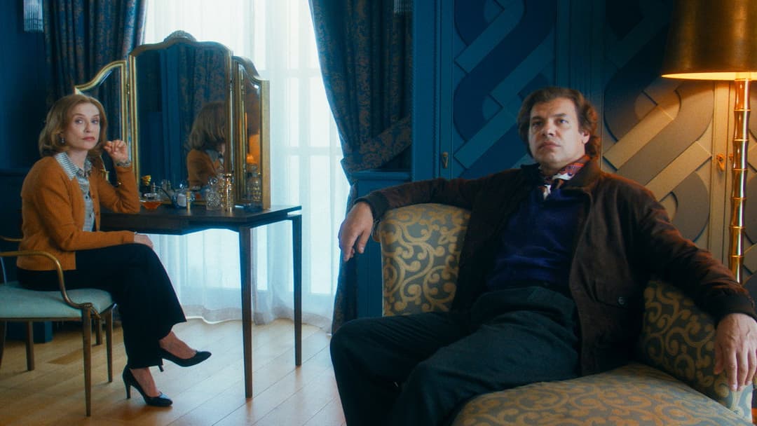 The Richest Woman in the World backdrop 6