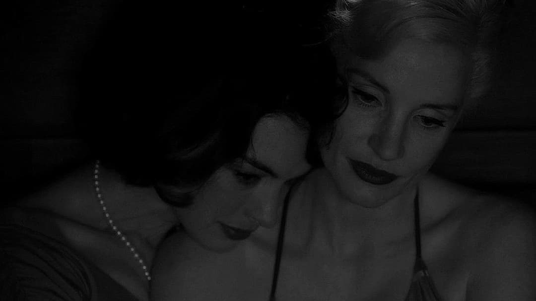 Материнський інстинкт backdrop 12