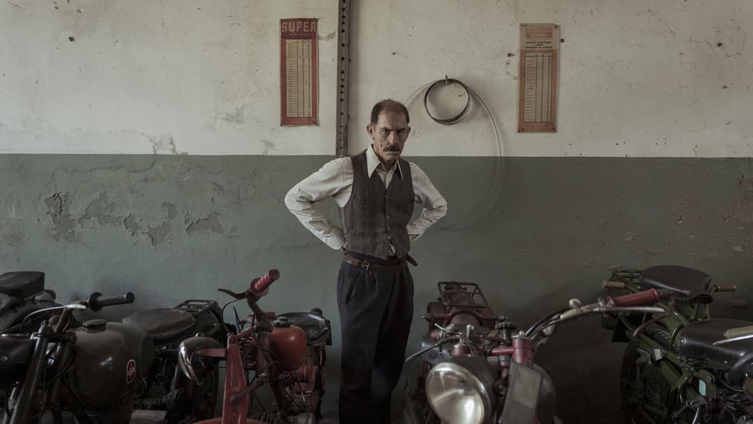 Hidden Away - Ich wollte mich verstecken backdrop 5