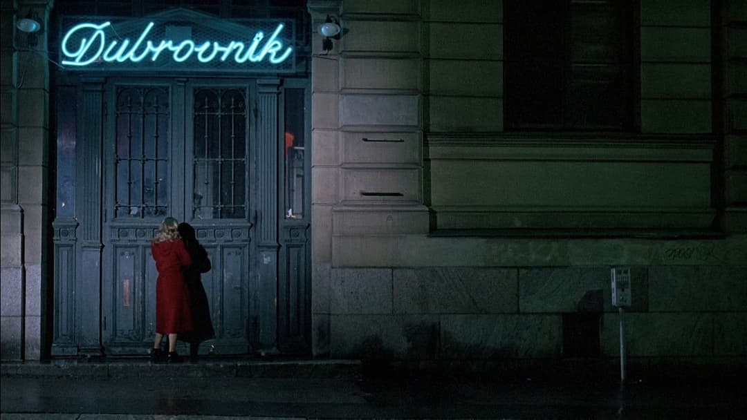 Хмари пливуть вдалечінь backdrop 9