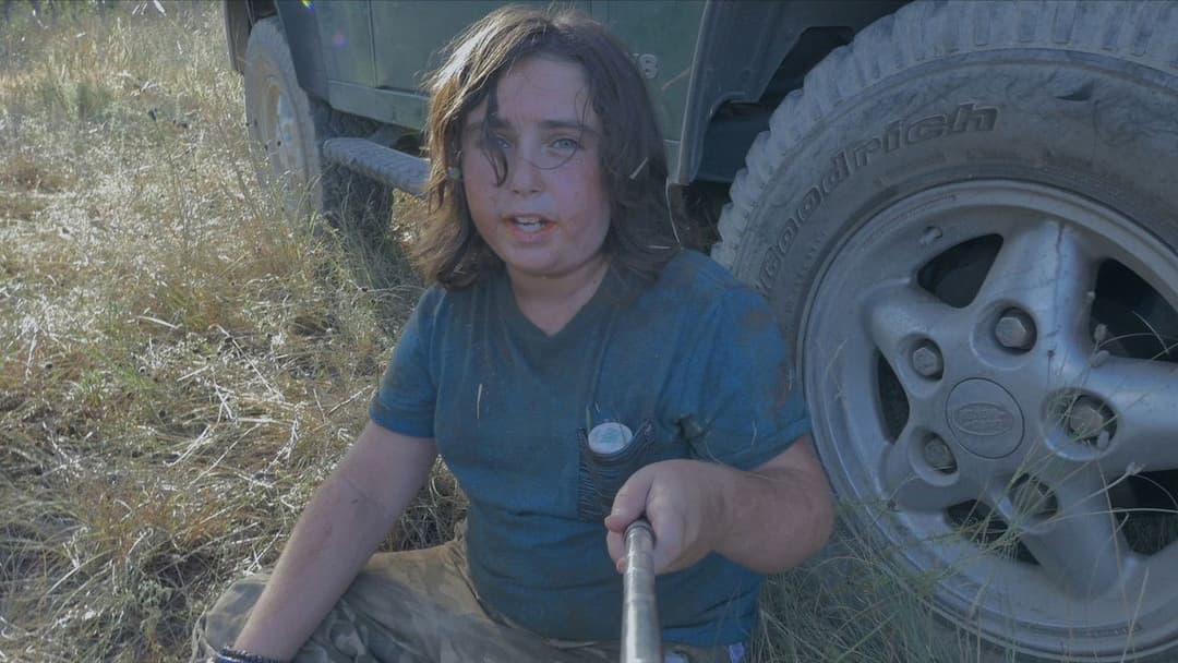 Die Höhle - Das Tor in eine andere Zeit backdrop 12