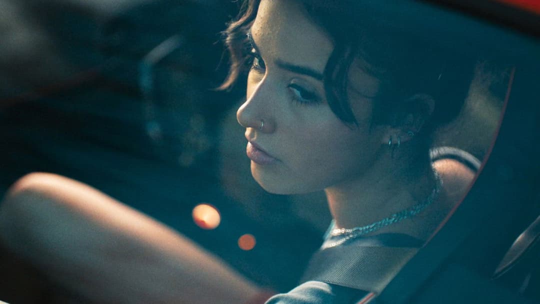 Моя провина: Лондон backdrop 7