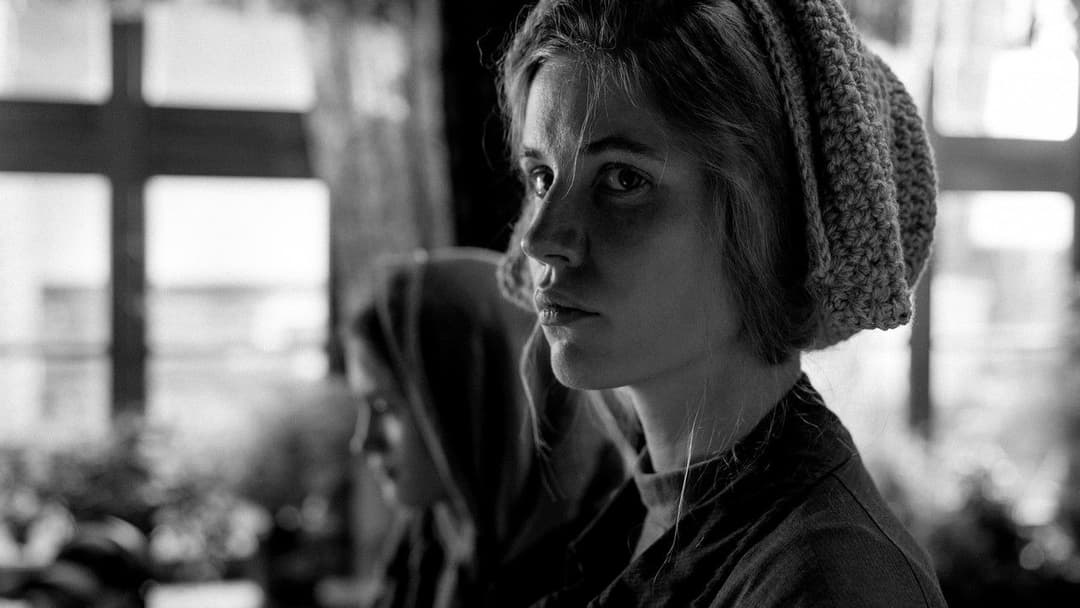 Das Mädchen mit der Nadel backdrop 18