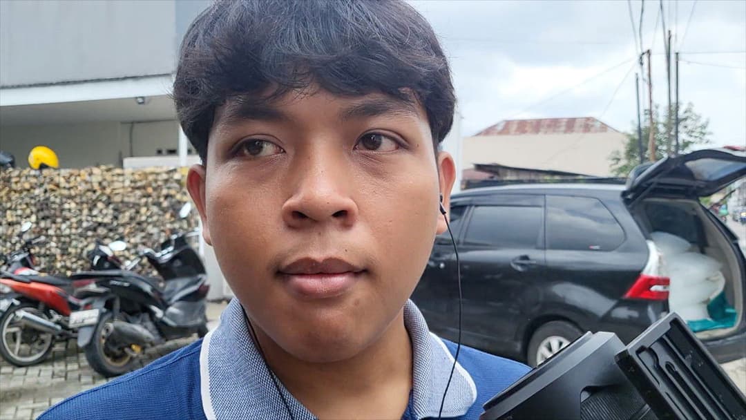 Hafiz & Friends: We Were Always Meant to Be Here backdrop 7