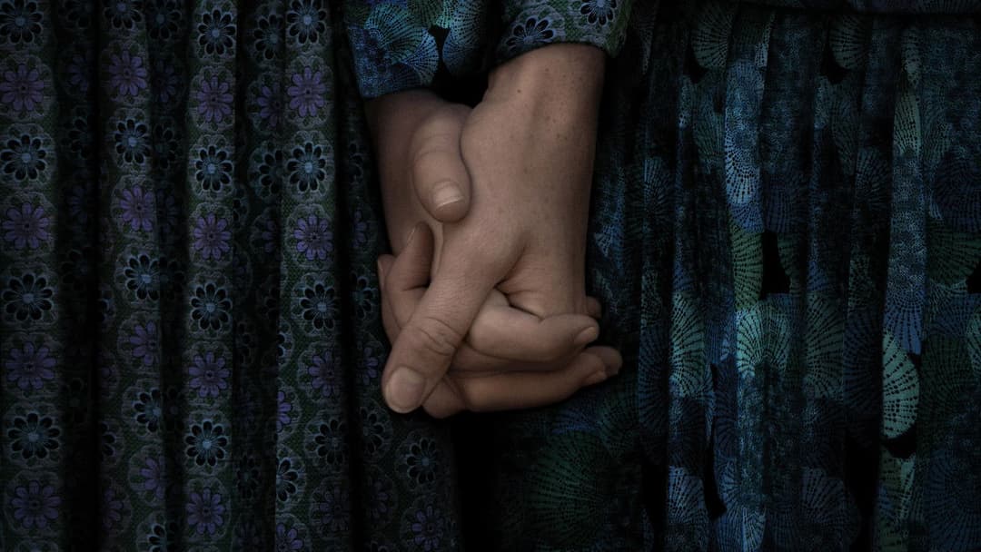 Die Aussprache backdrop 2