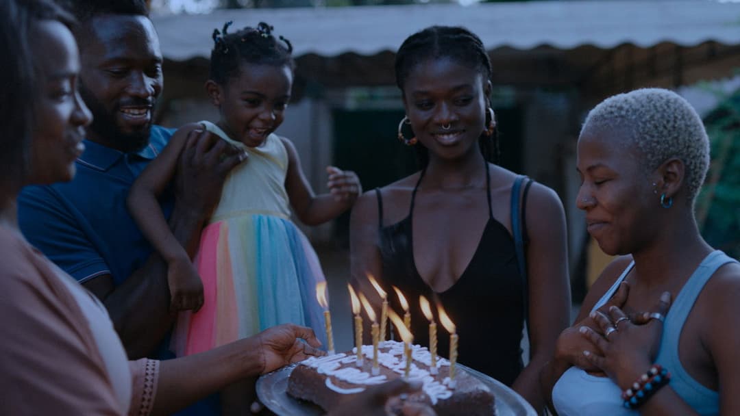 Promis le ciel backdrop 3