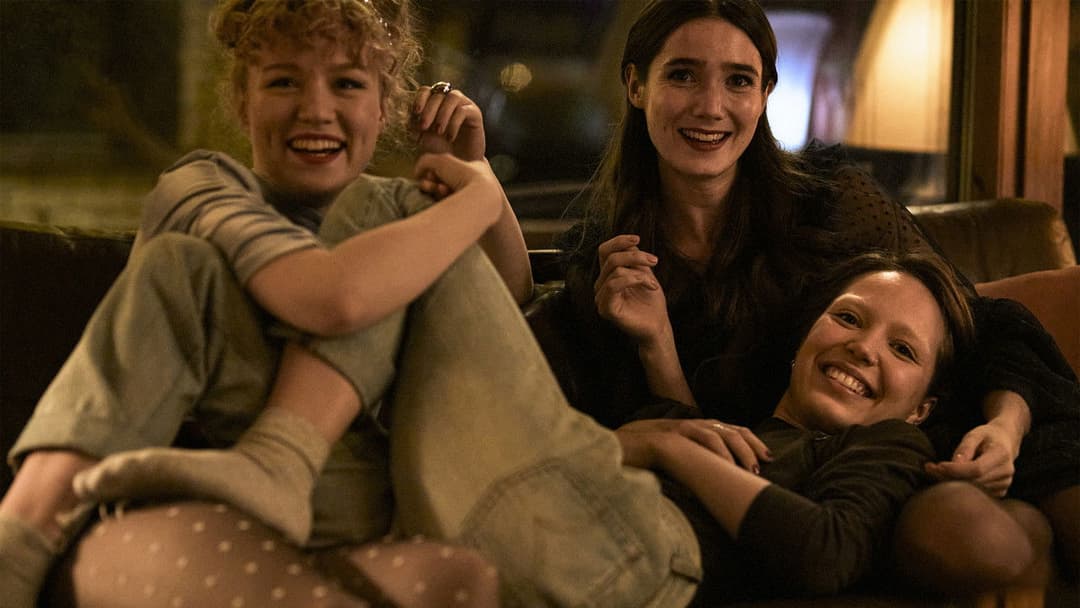 Дівчата, дівчата, дівчата backdrop 2