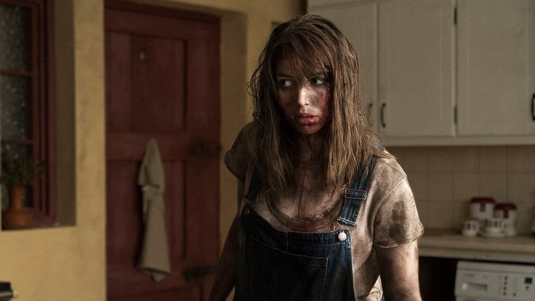 The Hole in the Ground backdrop 4