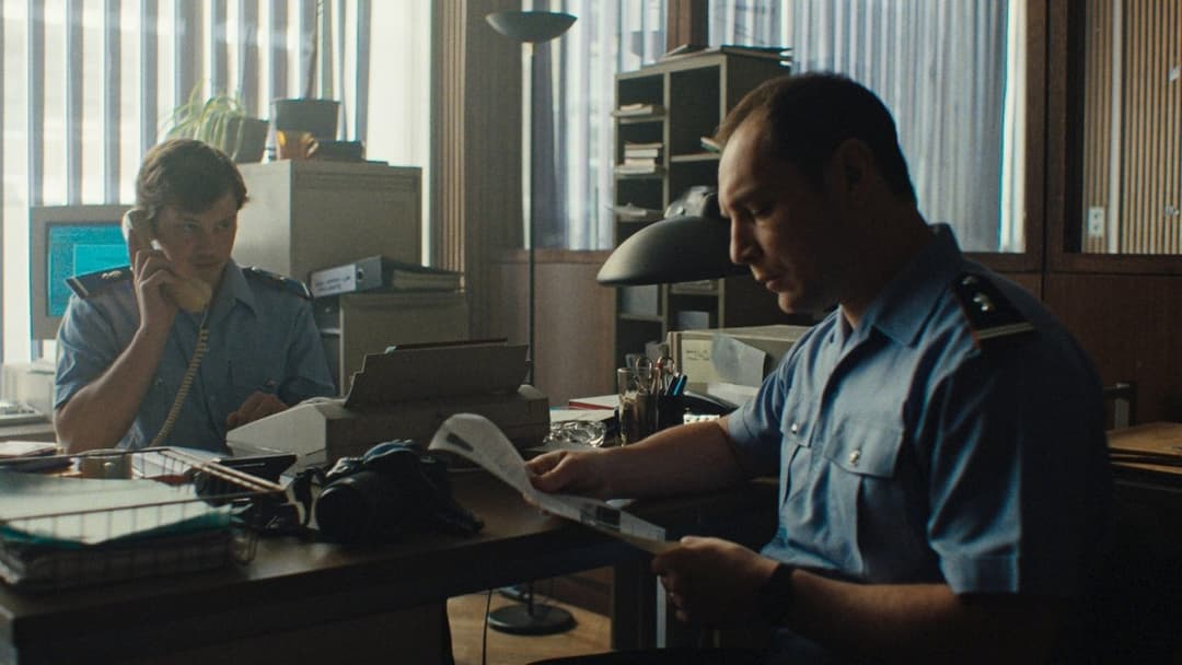 Le Dossier Maldoror backdrop 4