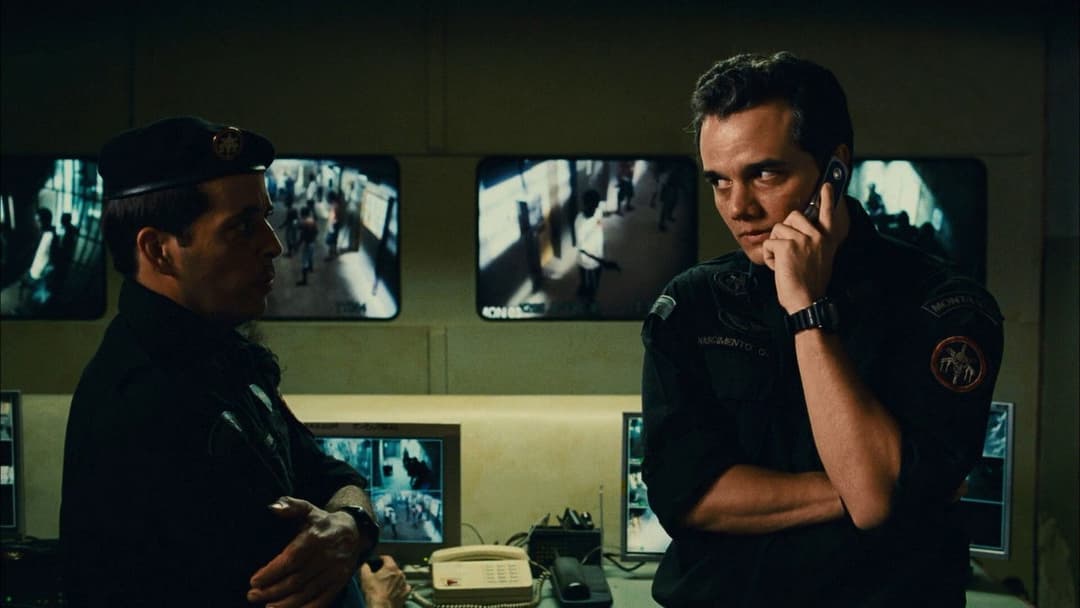 Елітний загін 2: Ворог серед нас backdrop 8