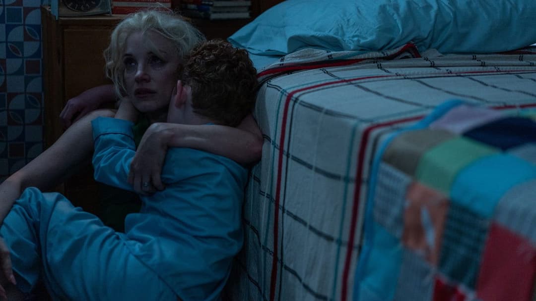 Материнський інстинкт backdrop 9