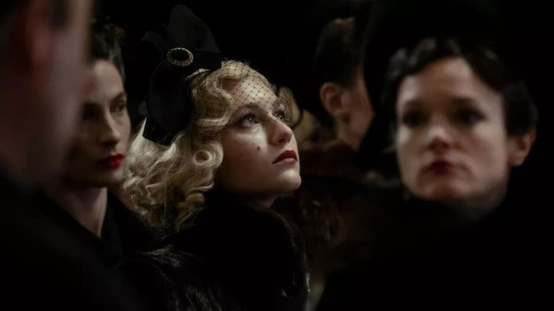 Les rayons et les ombres backdrop 2