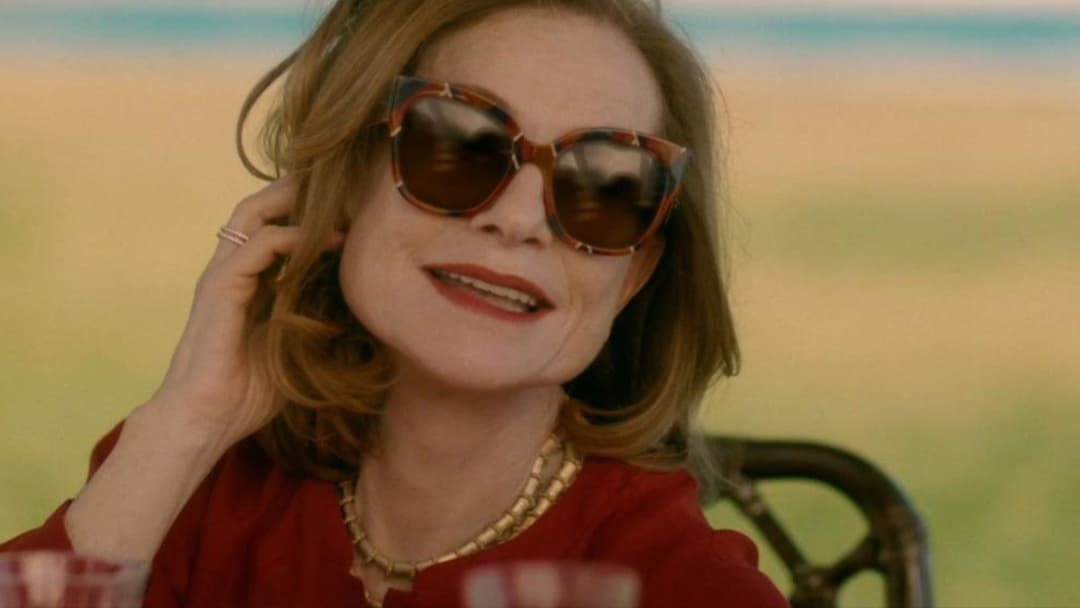 The Richest Woman in the World backdrop 4