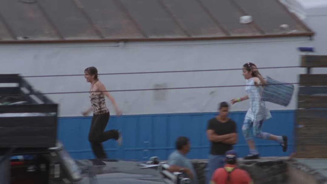 Nadie te oye: perfume de violetas backdrop 4