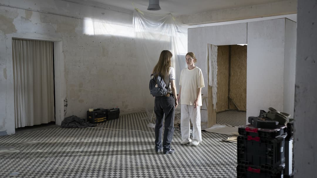 Nie ma duchów w mieszkaniu na Dobrej backdrop 14