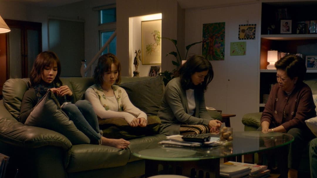 Маленькі великі жінки backdrop 4