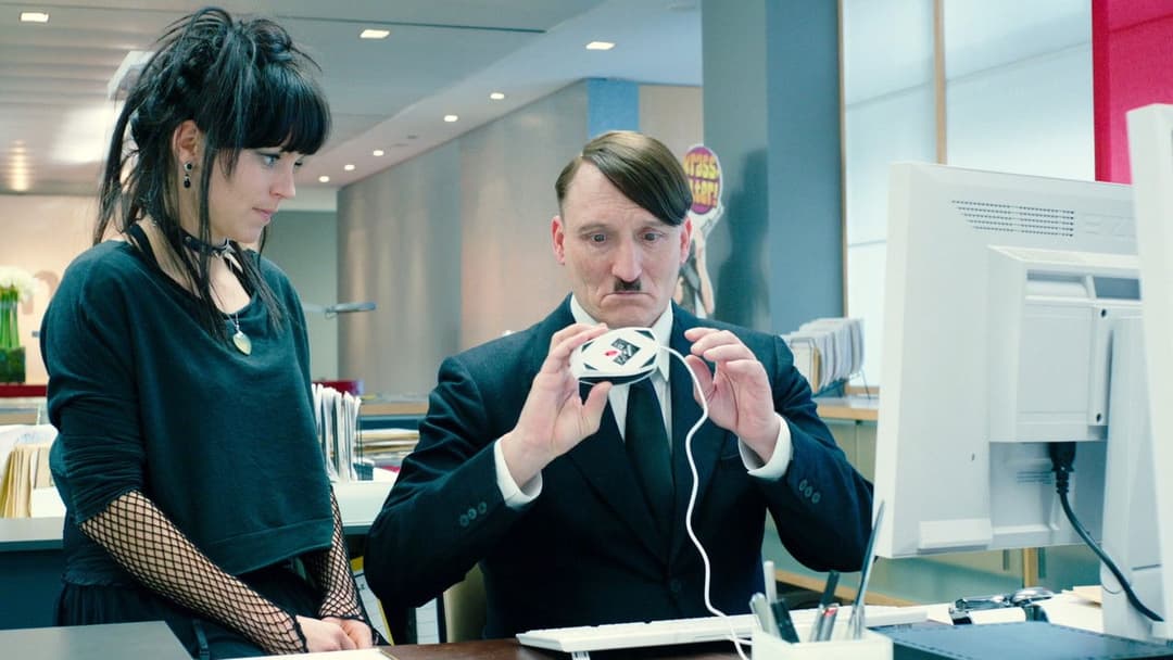 Er ist wieder da backdrop 3