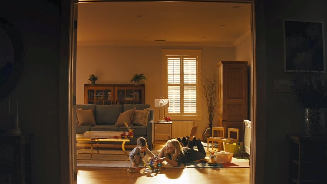 Омен: Переродження backdrop 17