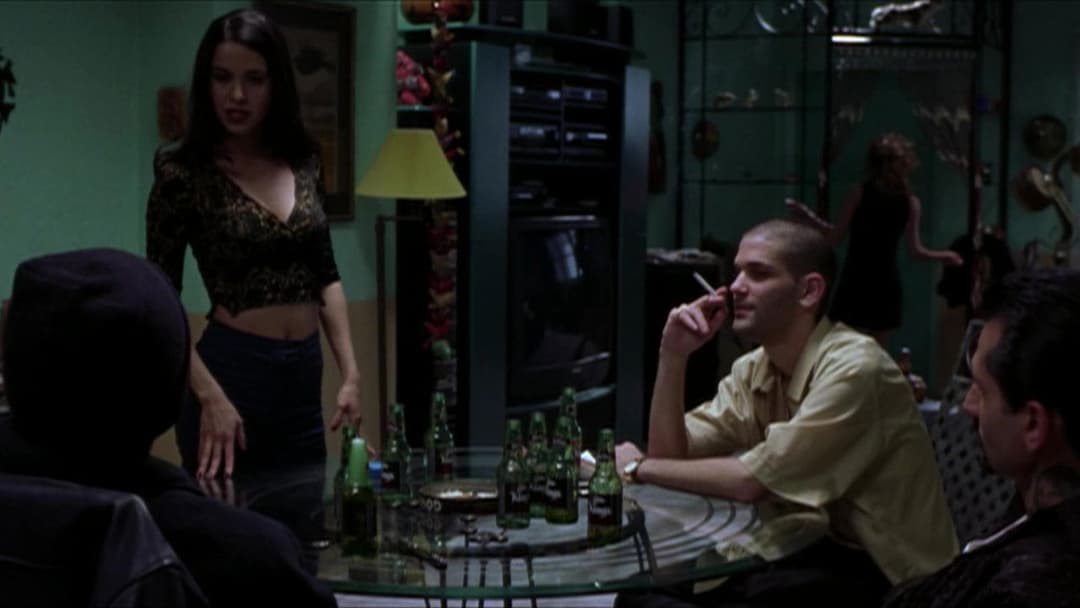 Undercover - In Too Deep backdrop 7