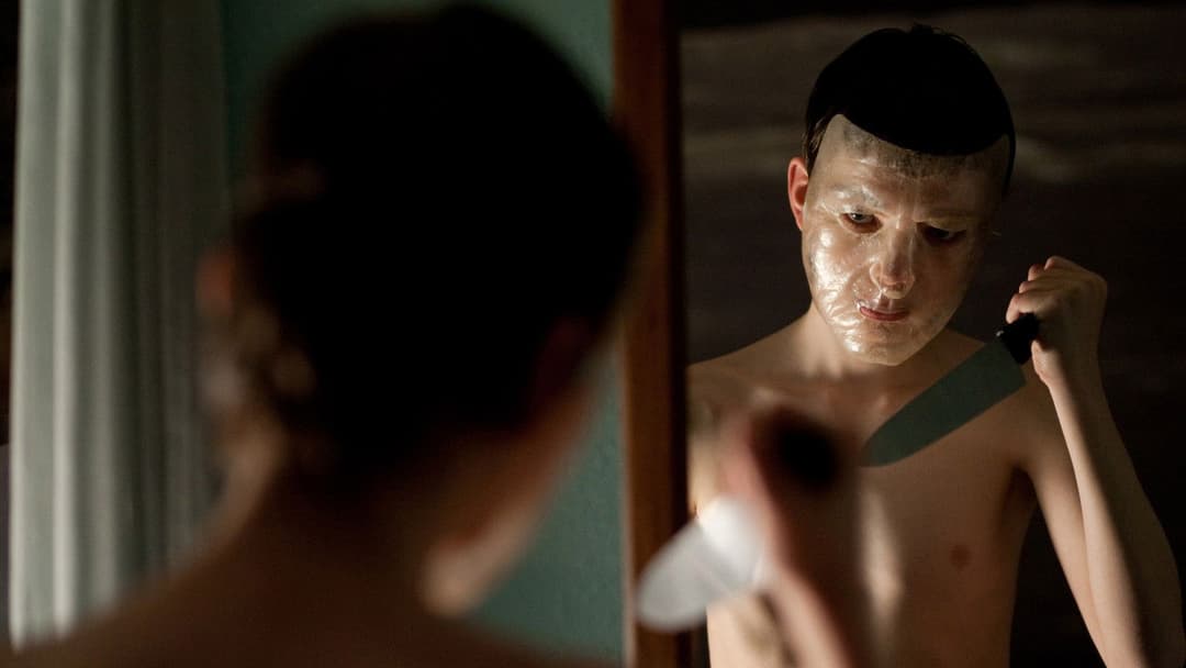 Let Me In backdrop 4