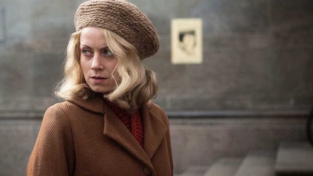 Die Unsichtbaren backdrop 4