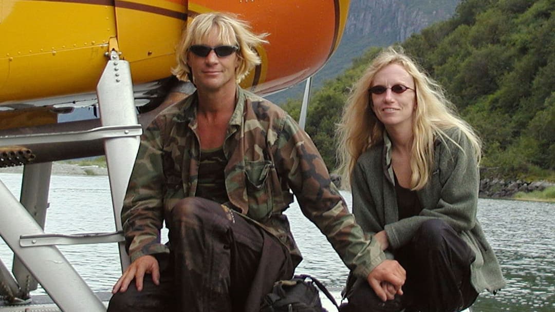 Людина-Ґрізлі backdrop 8