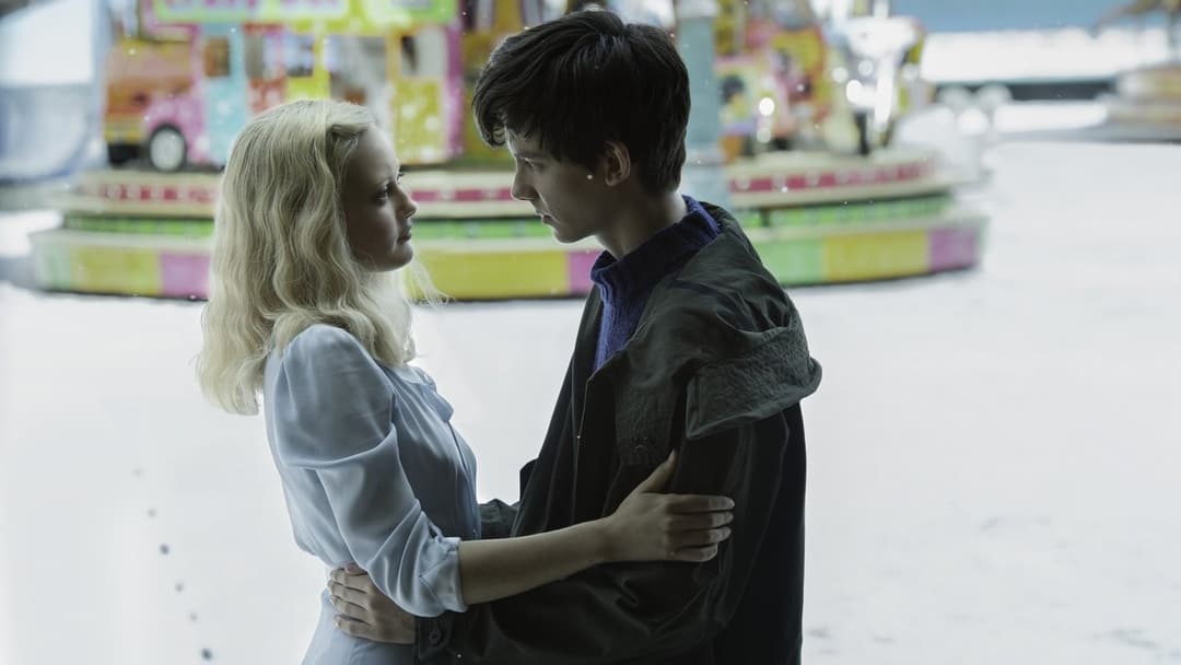 Дім дивних дітей міс Сапсан backdrop 13