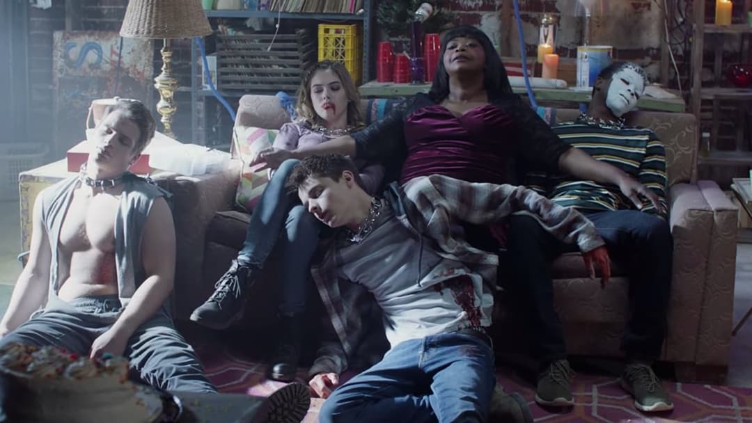 Ma - Sie sieht alles backdrop 7