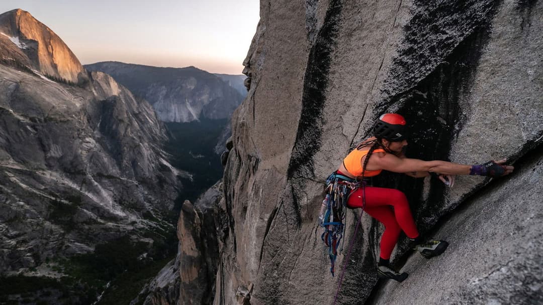 The Queen Swing backdrop 2